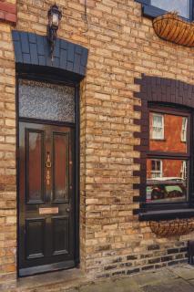 101 House At The End. Witchcraft & Wizardry House - York - 9