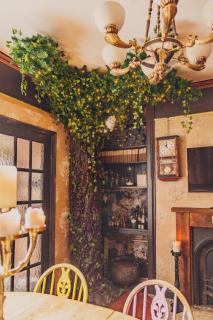 101 House At The End. Witchcraft & Wizardry House - York - 1