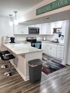 Private Lower Level Suite in Home-Sep Entrance! - Freeport - 3