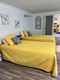 Private Lower Level Suite in Home-Sep Entrance! - Freeport - 5