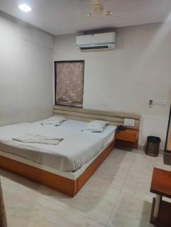 Hotel Paras - Udaipur - 0