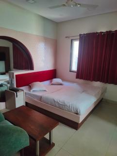 Hotel Paras - 8