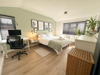 Spacious Guest Room in Basildon, Essex - Pitsea - 0
