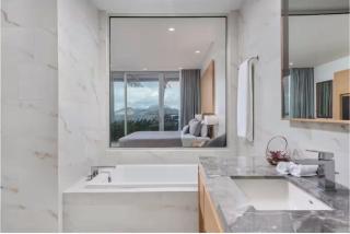 Exceeded our expectations with an incredible view and every detail inside - Frigate Bay - 6