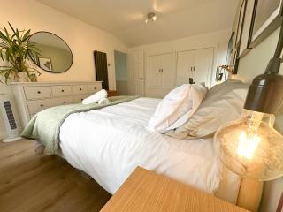 Spacious Guest Room in Basildon, Essex - Pitsea - 5