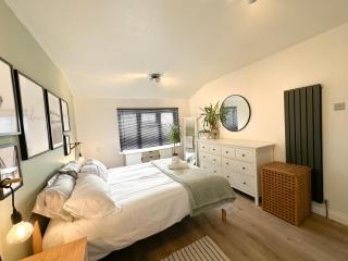 Spacious Guest Room in Basildon, Essex - Pitsea - 7