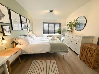 Spacious Guest Room in Basildon, Essex - Pitsea - 9