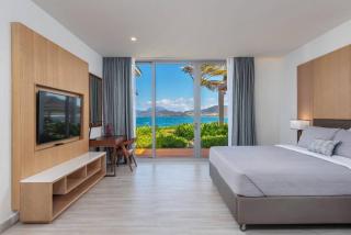 Exceeded our expectations with an incredible view and every detail inside - Frigate Bay - 1