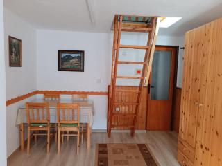 Domček pri vodopáde - 2