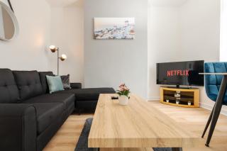 Huge 4 Bed near Anfield Stadium-Perfect for Groups - Liverpool - 0