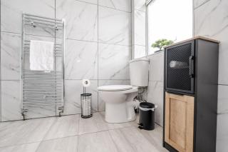 Huge 4 Bed near Anfield Stadium-Perfect for Groups - Liverpool - 2