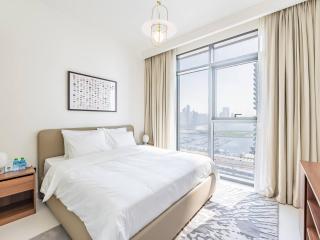 Resort Pool Overlooking Marina And Amazing Skyline - 7