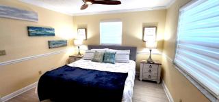 3 bedroom 2 bath Pet Friendly Ocean View 4 houses from beach - 4