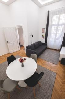 Sunlit Modern Retreat in the Heart of Budapest - 1