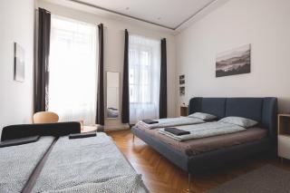 Sunlit Modern Retreat in the Heart of Budapest - 5