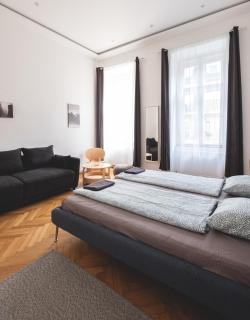 Sunlit Modern Retreat in the Heart of Budapest - 3