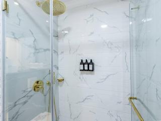 Arjan 1br Near Miracle Garden Pool & Parking - 3