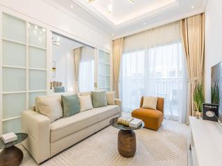 Arjan 1br Near Miracle Garden Pool & Parking - 9