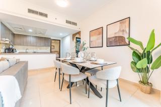 Few Metres Walk to Metro, Minutes Drive from Ibn Battuta Mall, Victoria Residency, Al Furjan by Deluxe Holiday Homes - 2