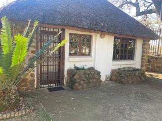 Augustine Avenue Guest House - - 4