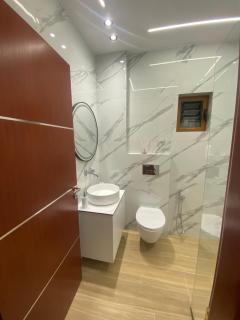 Seaside and mountain view apartment - Saranda - 5