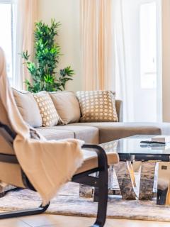 Chic 4br Apt Pool Palm Beach Club Dubai - 3