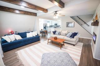 Big Lot Waterfront of Cedar Creek Lake Sleeps 12 - Mabank - 0