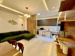 Bright Corniche Escape - 2 BR Urban Flat - 5