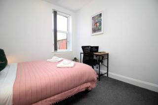 3 Bdr Apartment Spacious & Central Free Wifi - Cardiff - 8