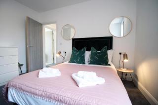 3 Bdr Apartment Spacious & Central Free Wifi - Cardiff - 1