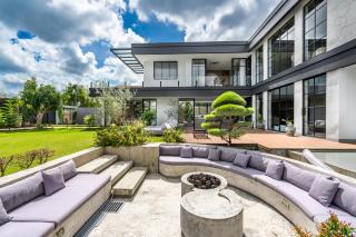 Soul Moon Luxe - Luxury with Panoramic Windows and a Home Theater - 0