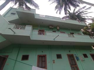 G Shankara guest house - Tiruvannāmalai - 1