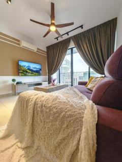 Astetica5 4BR Spacious Home w Netflix WiFi - Seri Kembangan - 8