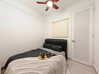 Astetica5 4BR Spacious Home w Netflix WiFi - Seri Kembangan - 5