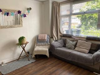 Charming House Luton Airport - Luton - 0