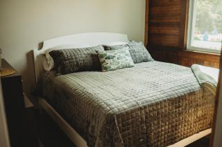 Corton Lodge on the Elk River - - 3