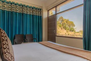 The MountainsVibes I Food & Free Parking Available I Family Events Allowed I Kasauli By Exotic Stays - Kasauli - 6