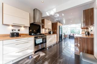Large Home near Edgbaston Stadium, UOB & QE hospital sleeps 6 - Birmingham - 7