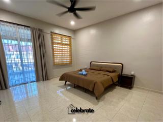 Celebrate HomeStay Taman Sri Kluang - Keluang - 4