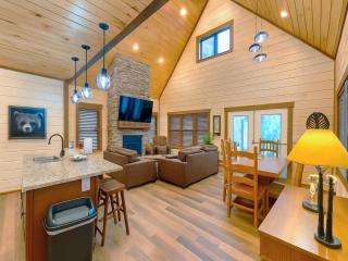 Twisted Pines - Sevierville - 9