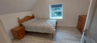 Mo's Cottage - - 5