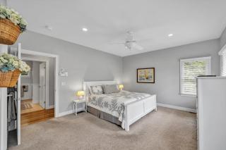 Spacious 7 Bed Retreat with Game Room, Deck, Yard, Half a Block from Ocean, Host Up to 22 Across 16 Beds, Gas Fireplace, Gas Grill, Ample Parking, Walk to Menauhant Beach, 24 Hr Hospitality - 6