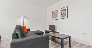 1BR Town Center Apartments, Fully Equipped with Modern Ammenities, mins walk from Train Station, University, Hospital, Restaurants, Contractors - Northampton - 4