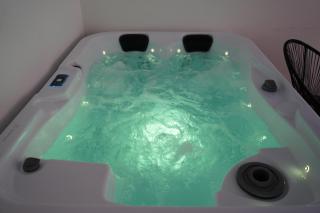 Jacuzzi Sensation - 5