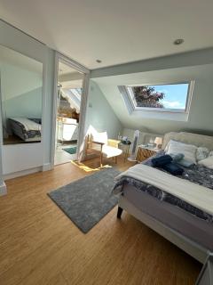 Unique Loft Bright Double Room with Private Bathroom Zone 3 West London Free Parking - Londra - 0