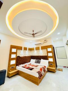 Baglamukhi Hilton Hotel & Restaurant - Jāmb - 0
