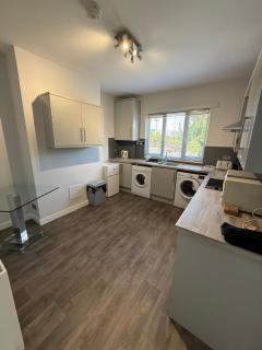 2Bed Contractor & Family Stay Kingswinford DY6 - Kingswinford - 0