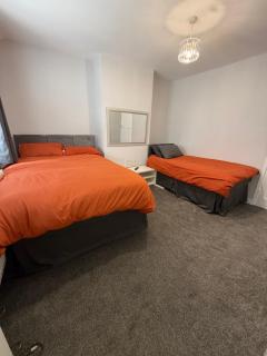 2Bed Contractor & Family Stay Kingswinford DY6 - Kingswinford - 7