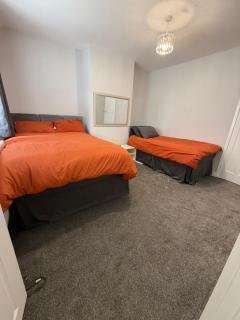 2Bed Contractor & Family Stay Kingswinford DY6 - Kingswinford - 8