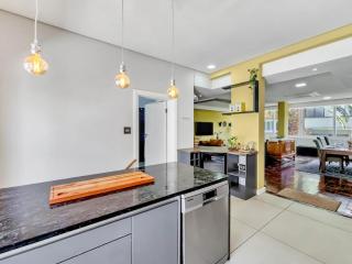 Spacious family Apartment Near Beach with Inverter - Kapstadt - 3